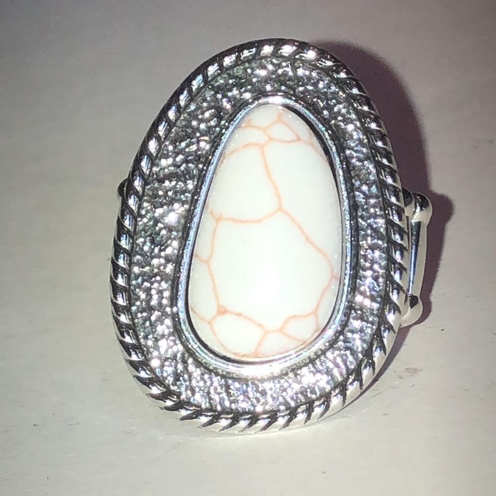 White Faux Howlite Teardrop Statement Ring - Silver Tone
